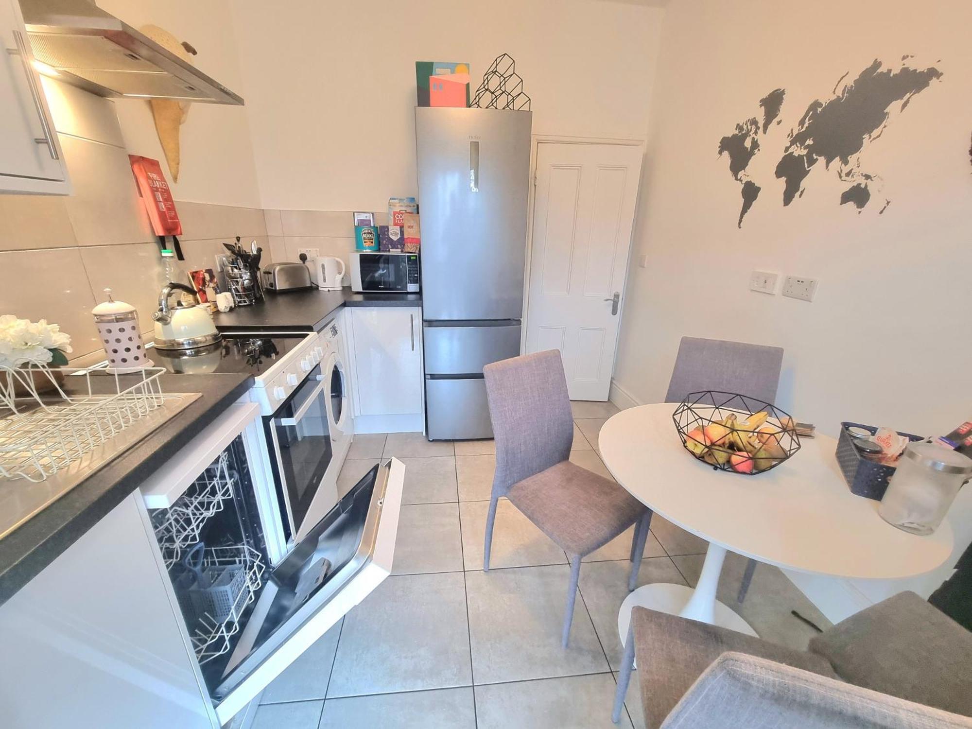 Stylish 2-bed Flat, Quick Access To Sights Appartement